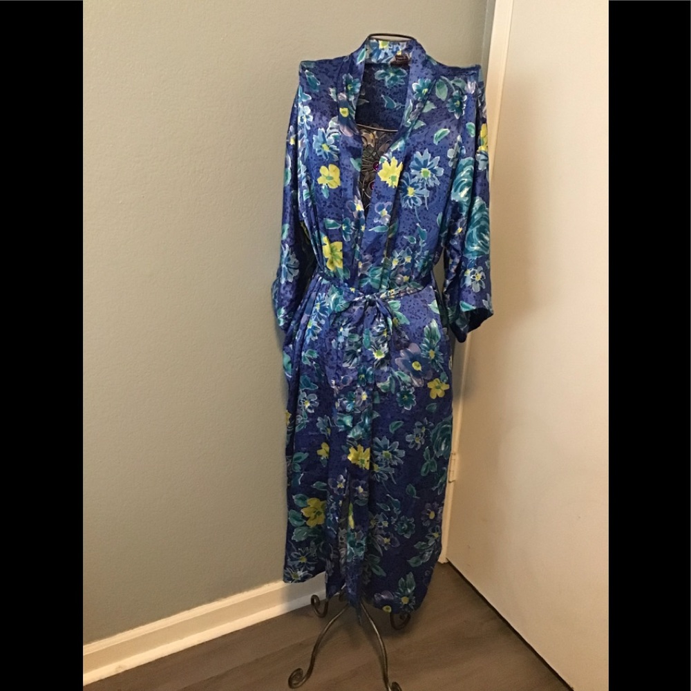California Dynasty Beautiful Robe - Picture 8 of 8